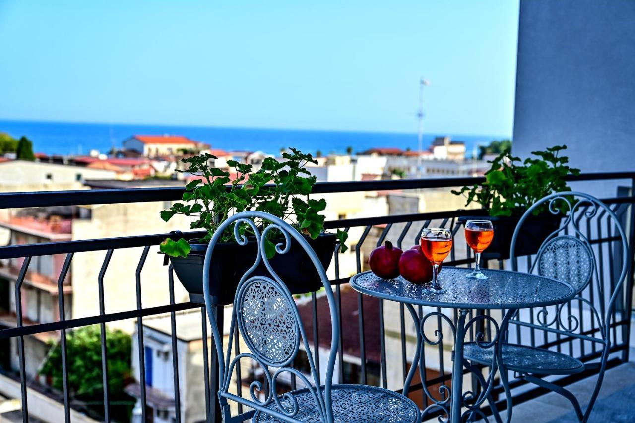 Kore Suites&Apartments ลอกรี ภายนอก รูปภาพ